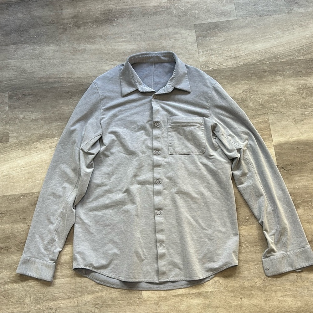 Lululemon men’s commission long-sleeve medium shirt, dark lavender/white
